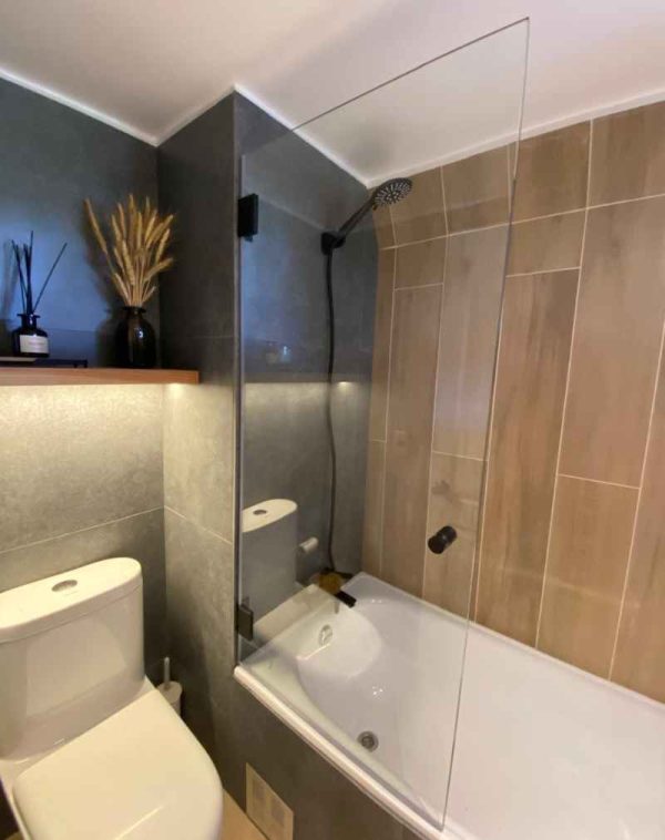 Shower Doors Nuestra pasión es la excelencia. Cada baranda de cristal de Openvista es una promesa de calidad y visión ininterrumpida.