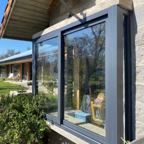 En Openvista, transformamos espacios con barandas de cristal que fusionan diseño, seguridad y la vista que soñaste