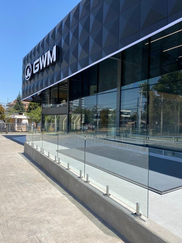 Cliente baranda de cristal Nuestra pasión es la excelencia. Cada baranda de cristal de Openvista es una promesa de calidad y visión ininterrumpida.